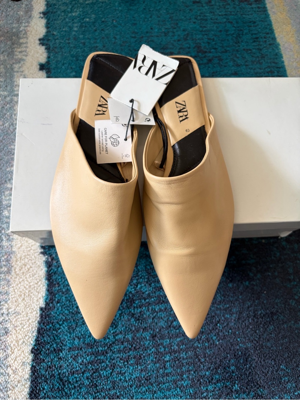 (NWT) Zara Leather Flat Mules. Size US9 (EU40)